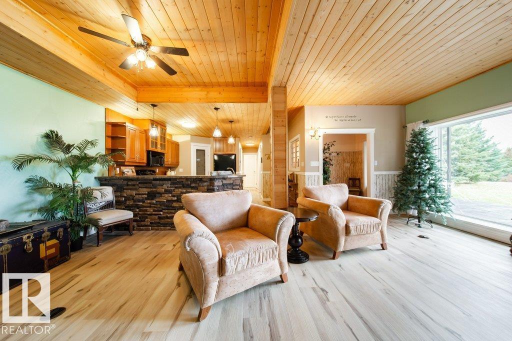 118 2 St W, Rural Wetaskiwin County, Alberta  T0C 0A0 - Photo 31 - E4464448