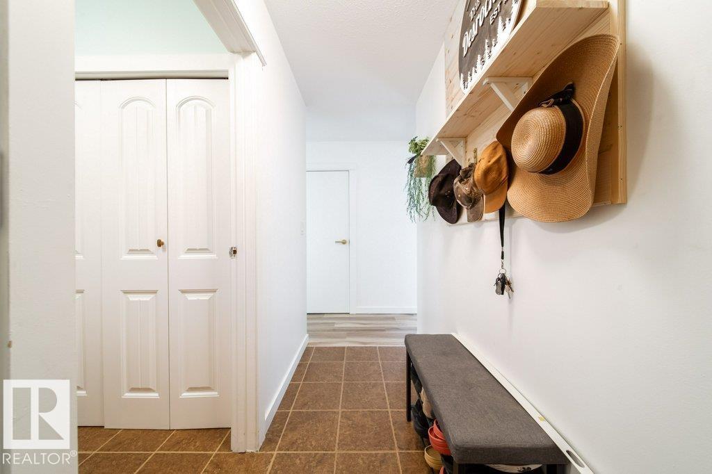 118 2 St W, Rural Wetaskiwin County, Alberta  T0C 0A0 - Photo 4 - E4464448