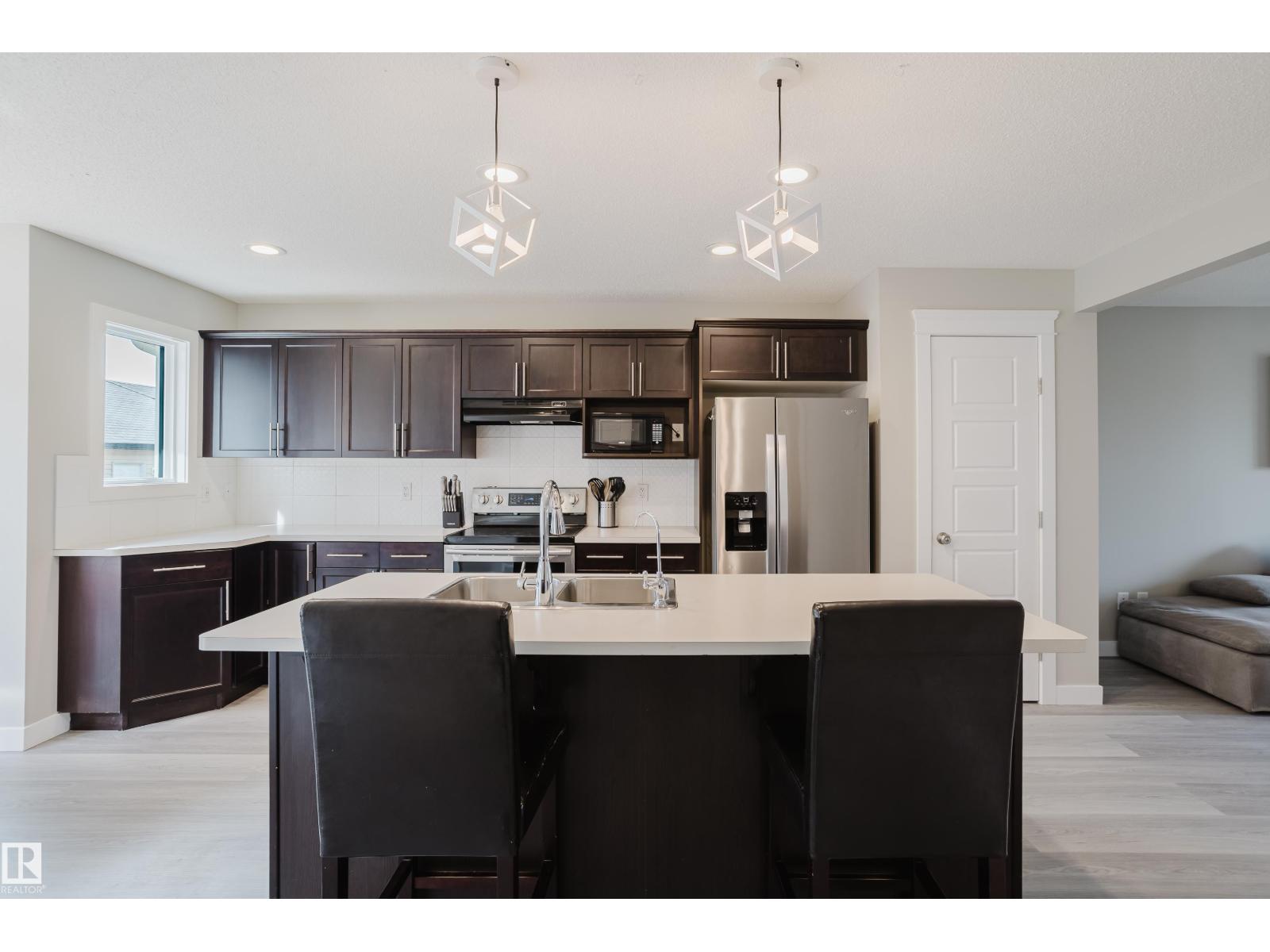 287 DESROCHERS BV SW, Edmonton, Alberta