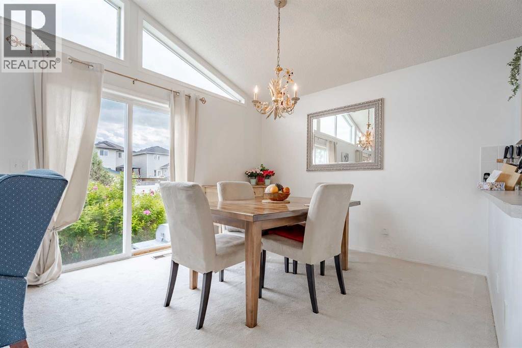 41 Everridge Court Sw, Calgary, Alberta  t2y 4t1 - Photo 1 - A2266235