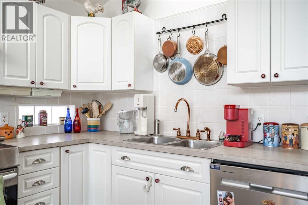 41 Everridge Court Sw, Calgary, Alberta  t2y 4t1 - Photo 10 - A2266235