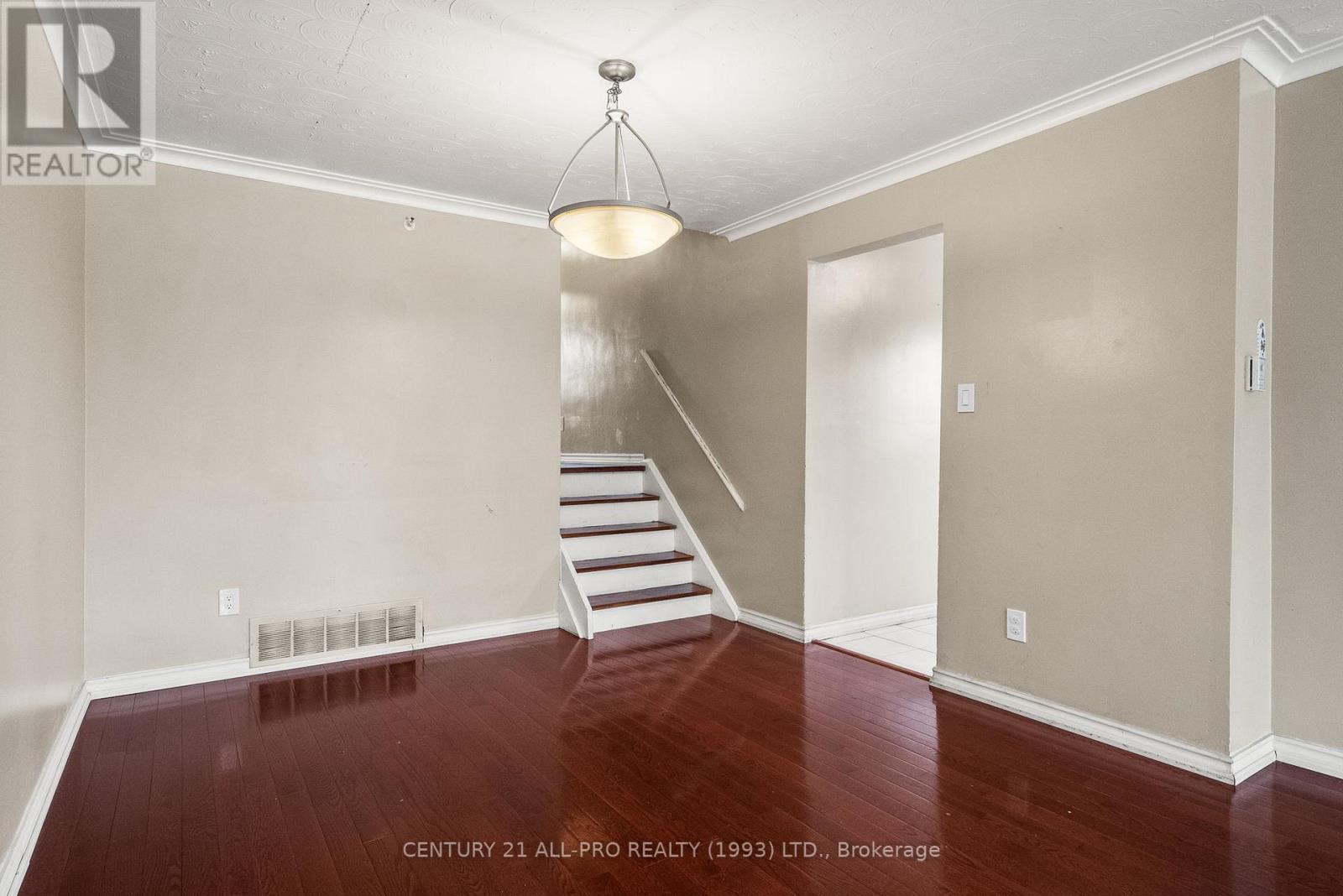 84 Goldsboro Road, Toronto, Ontario  M9L 1A7 - Photo 10 - W12478640