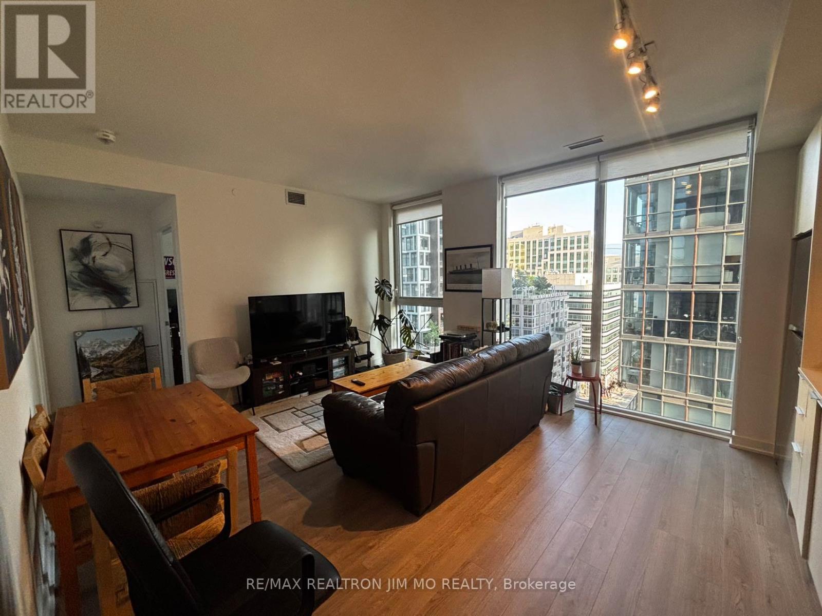 1008 - 357 King Street W, Toronto, Ontario  M5V 0S7 - Photo 5 - C12500706