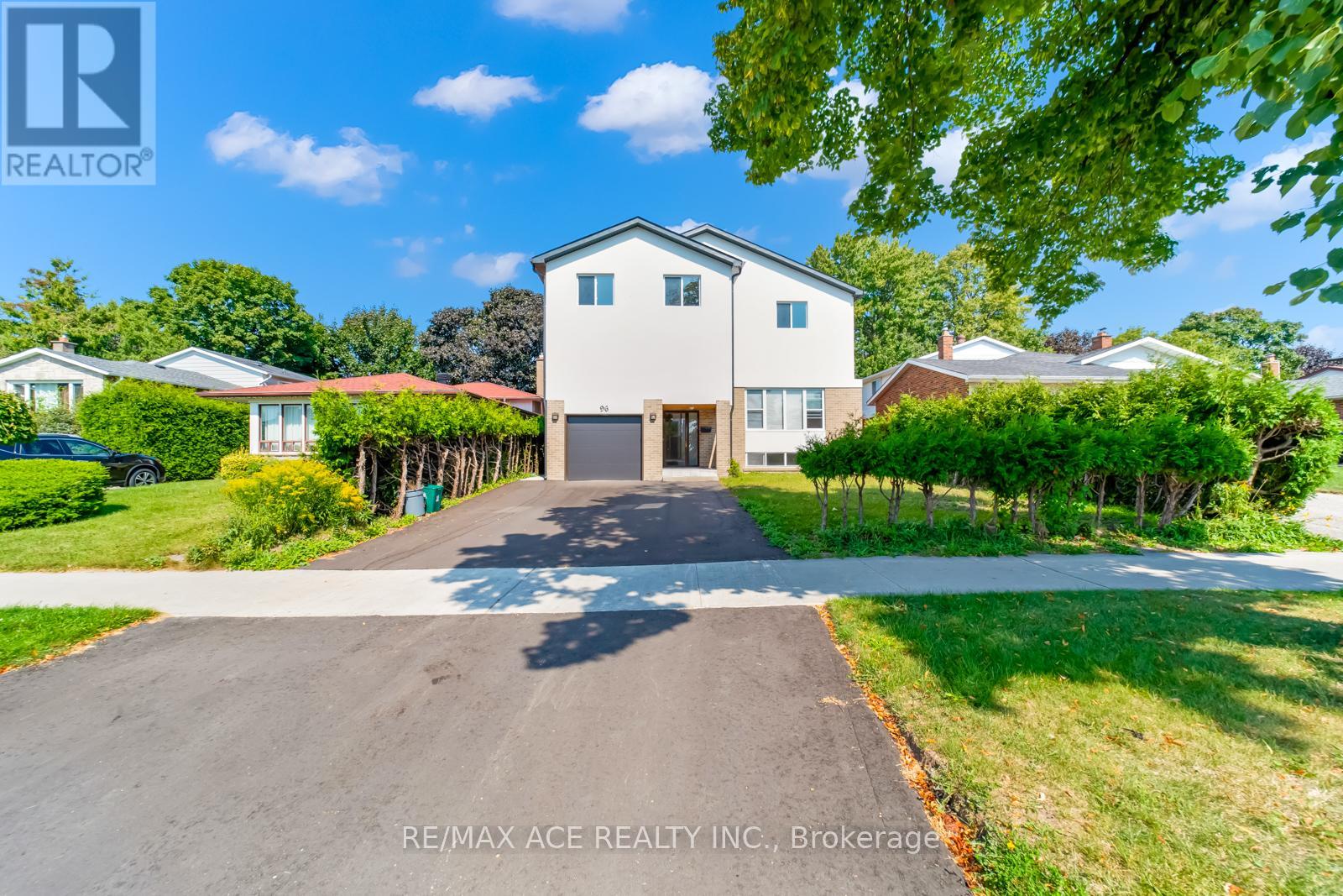 96 INVERGORDON AVENUE, Toronto, Ontario