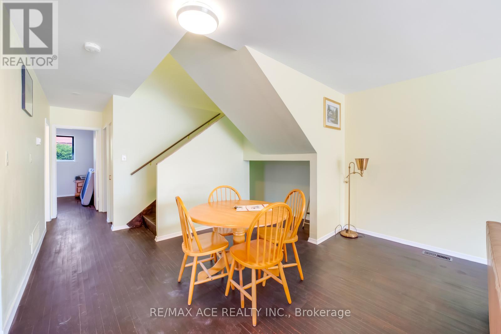 96 Invergordon Avenue, Toronto, Ontario  M1S 2Z2 - Photo 11 - E12500710