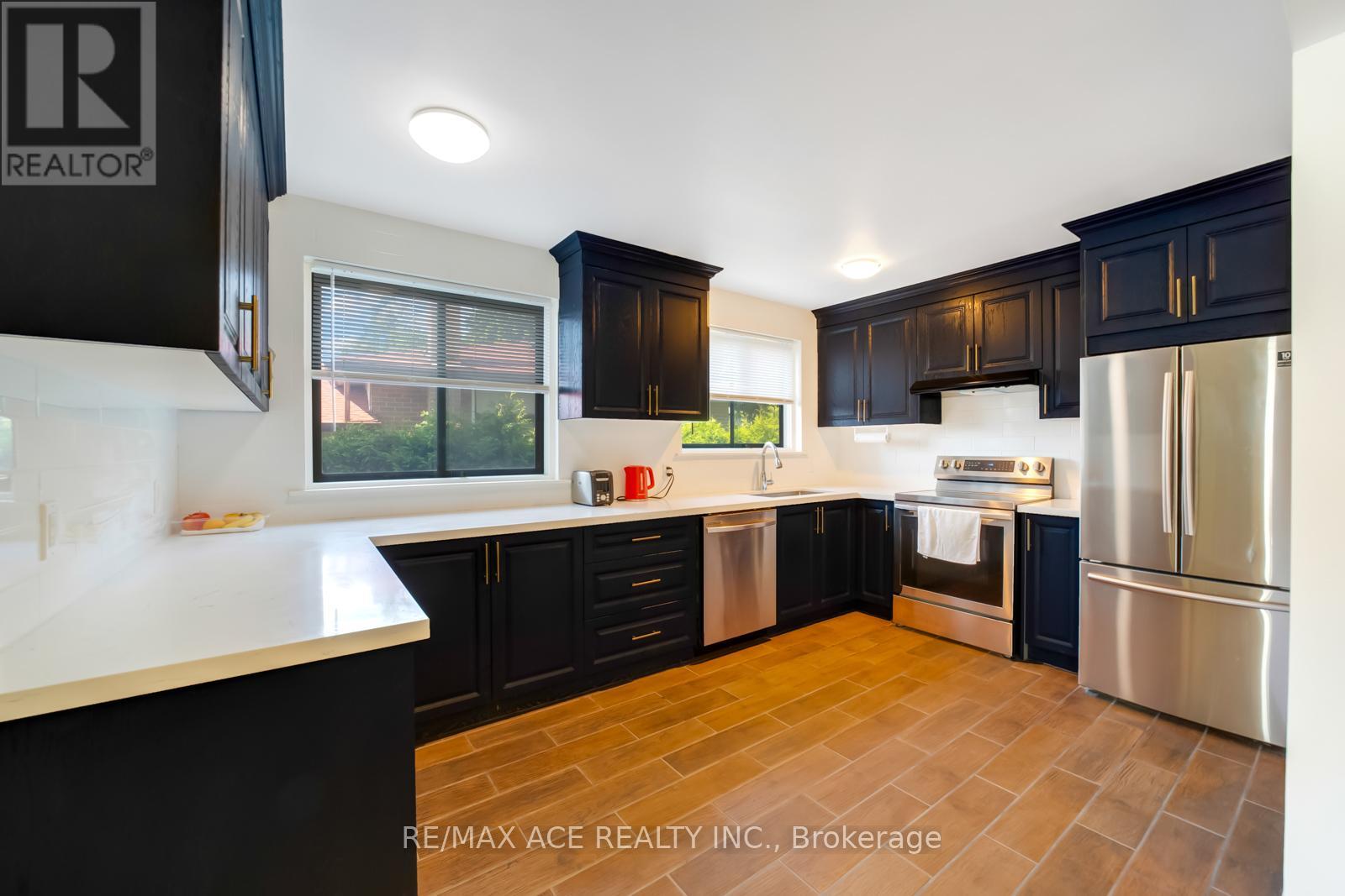 96 Invergordon Avenue, Toronto, Ontario  M1S 2Z2 - Photo 12 - E12500710