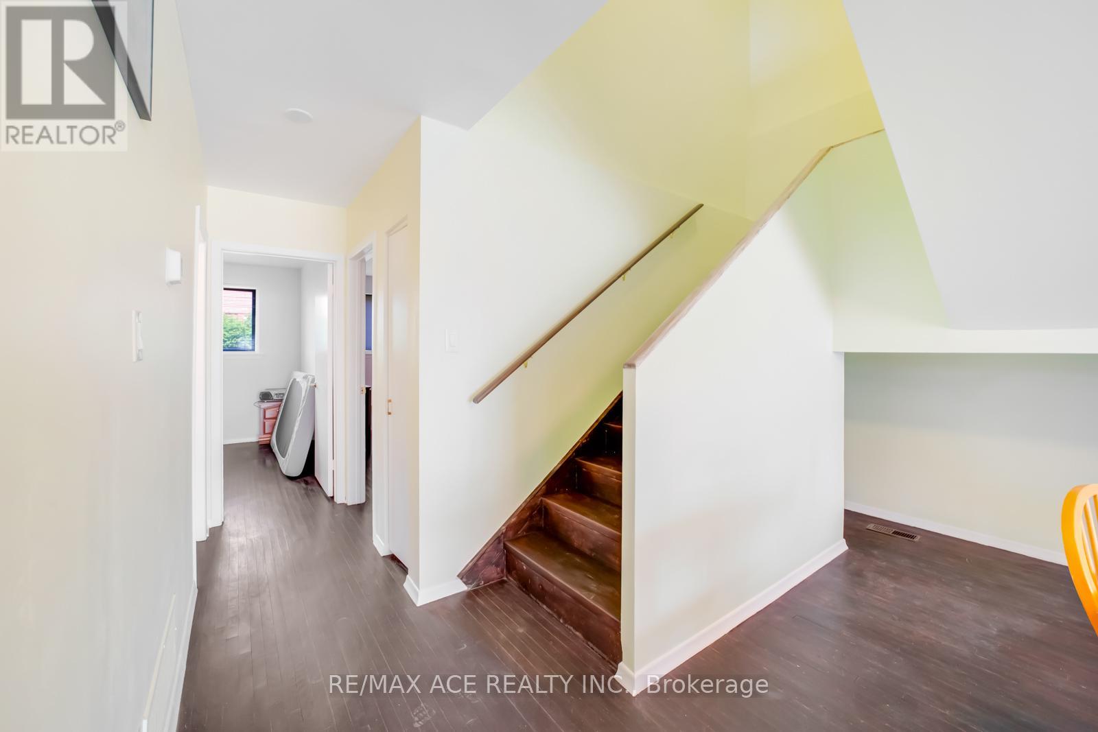 96 Invergordon Avenue, Toronto, Ontario  M1S 2Z2 - Photo 13 - E12500710