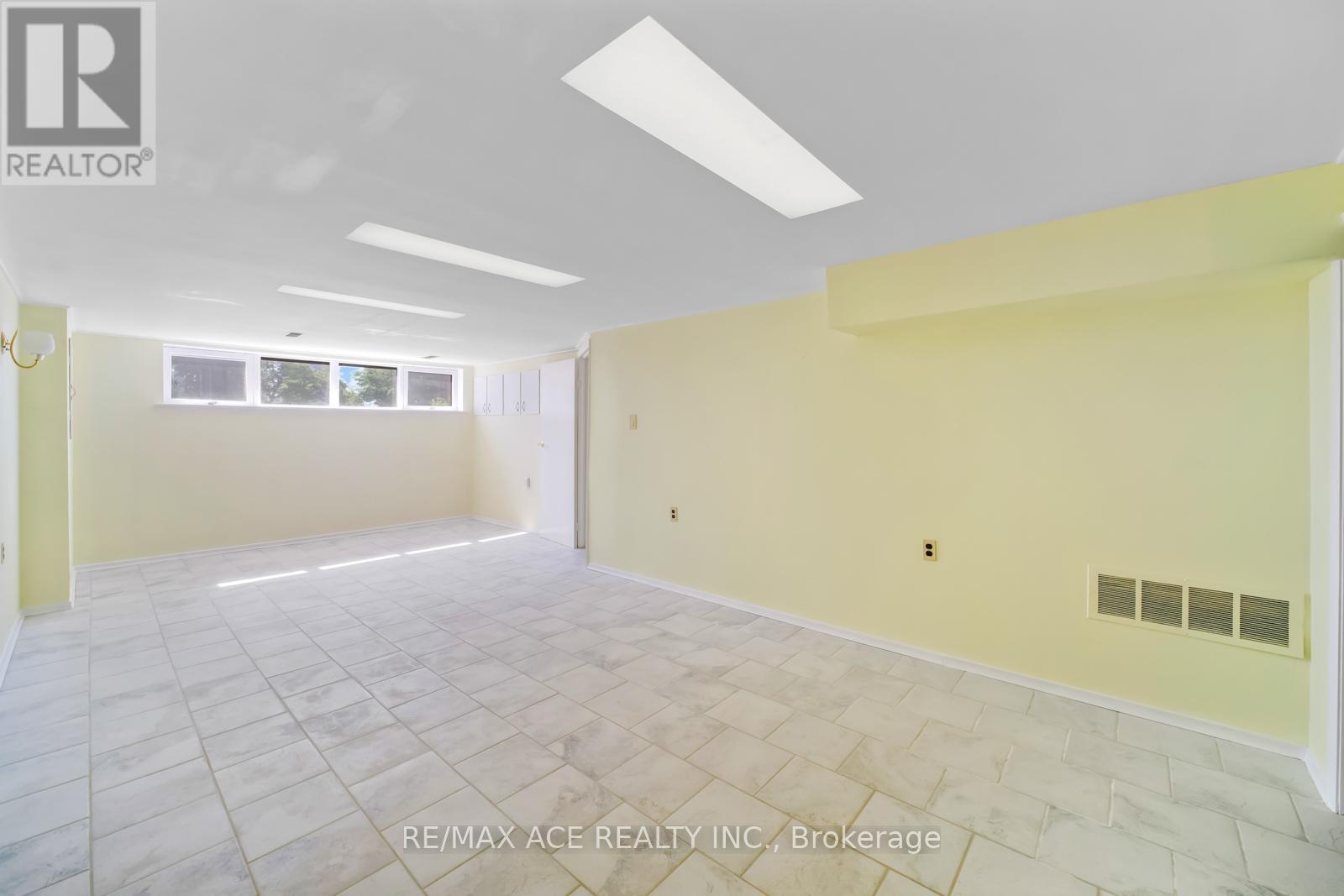 96 Invergordon Avenue, Toronto, Ontario  M1S 2Z2 - Photo 32 - E12500710