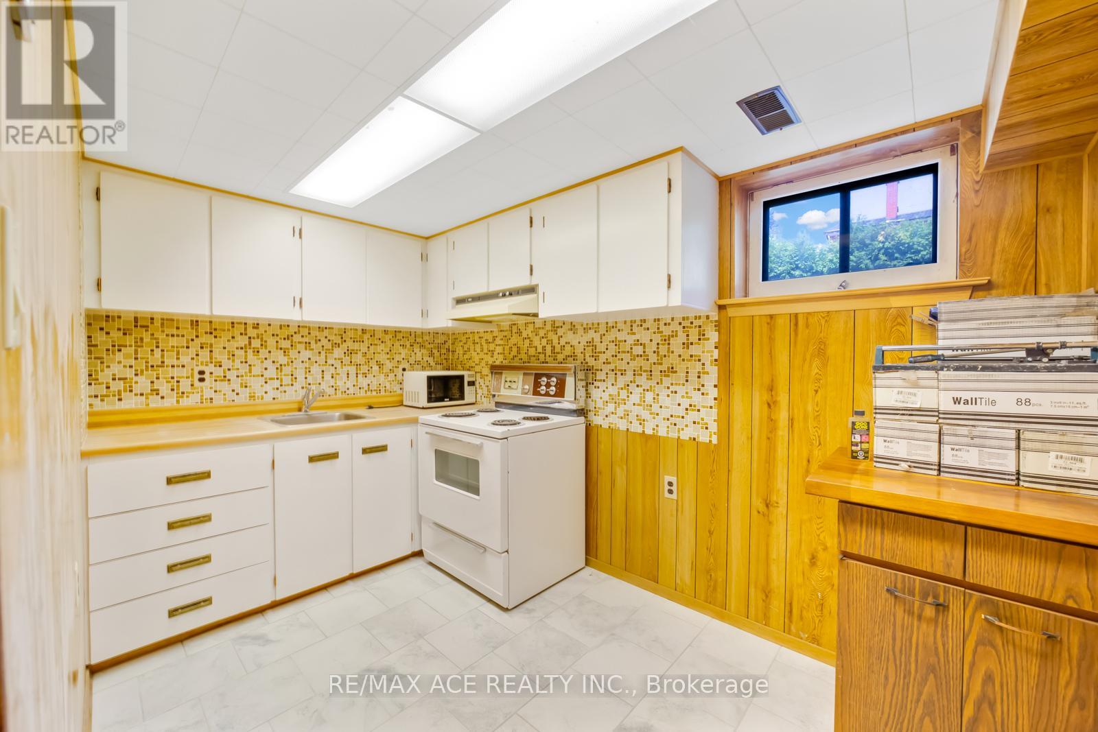 96 Invergordon Avenue, Toronto, Ontario  M1S 2Z2 - Photo 34 - E12500710