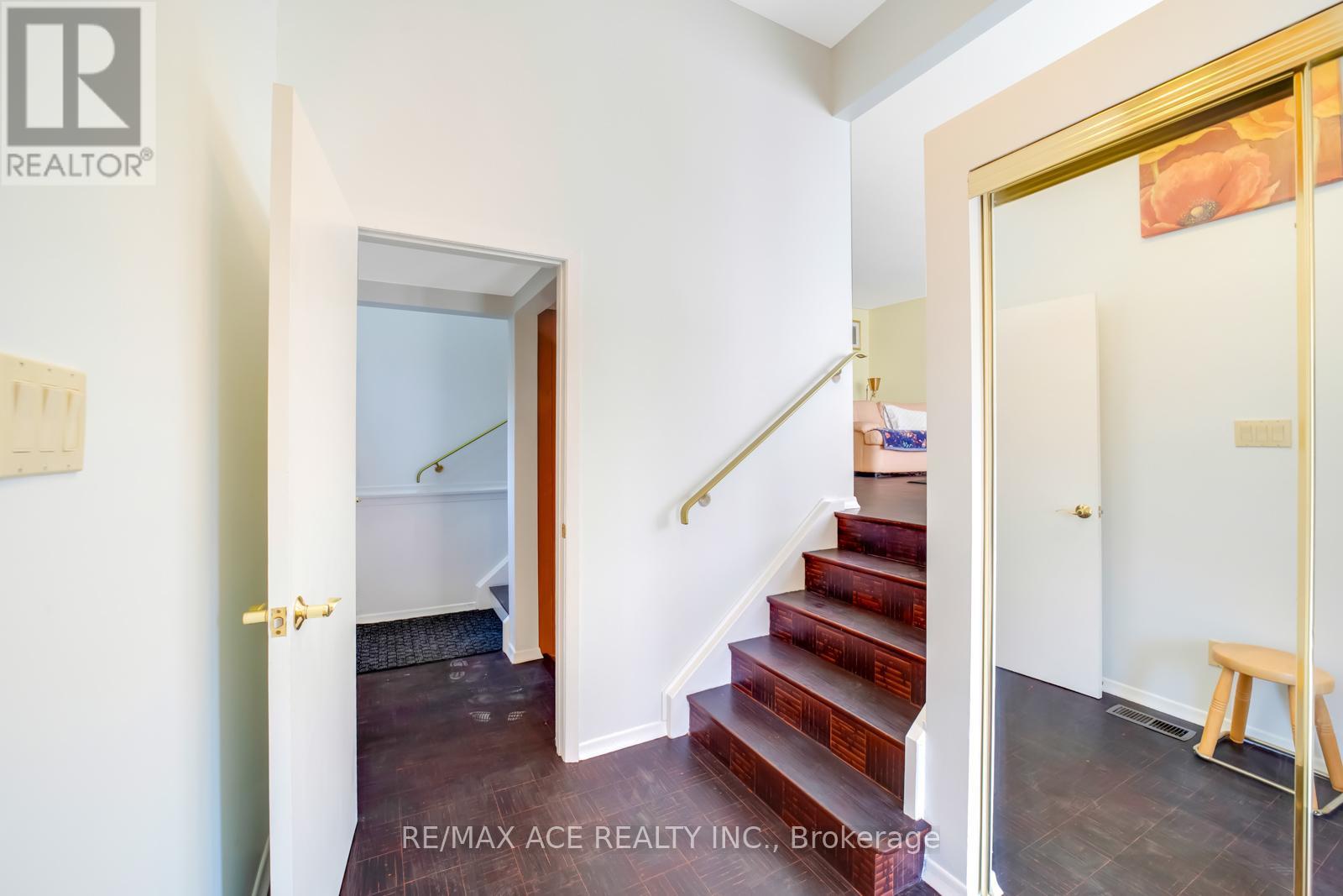 96 Invergordon Avenue, Toronto, Ontario  M1S 2Z2 - Photo 7 - E12500710