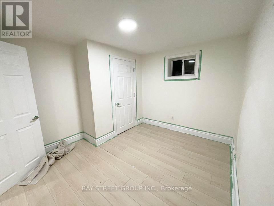 Lower - 11 Mcgregor Road, Toronto, Ontario  M1P 1C5 - Photo 3 - E12500722