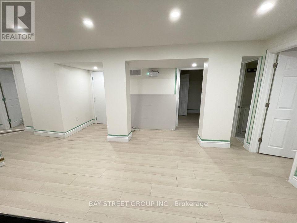 Lower - 11 Mcgregor Road, Toronto, Ontario  M1P 1C5 - Photo 6 - E12500722