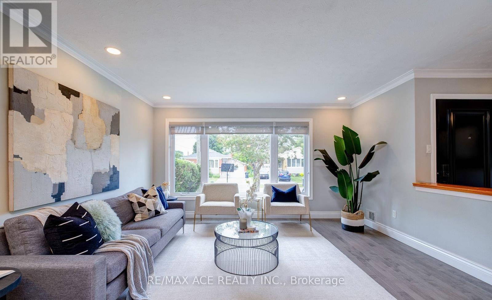 Main - 47 Montvale Drive, Toronto, Ontario  M1M 3E5 - Photo 3 - E12500750