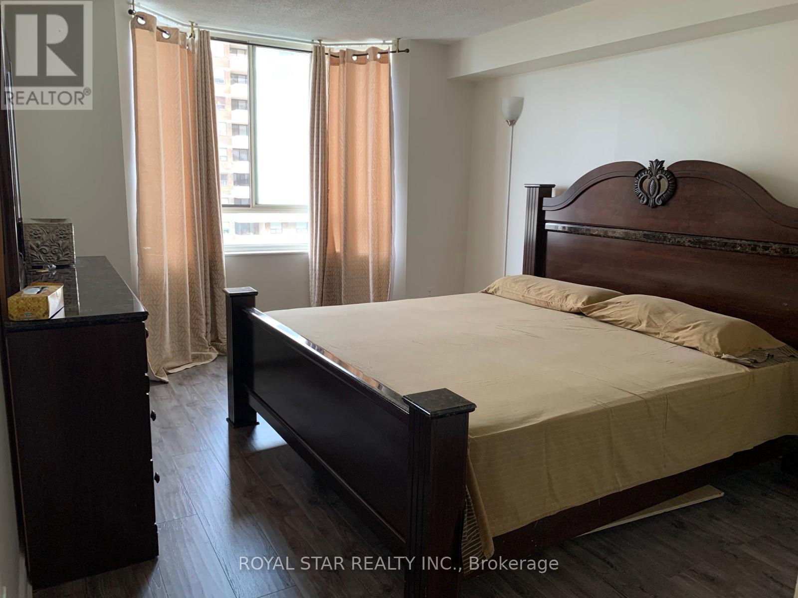 912 - 5 Lisa Street, Brampton, Ontario  L6T 4T4 - Photo 10 - W12500720