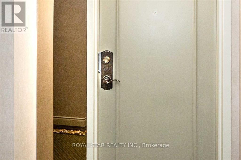 912 - 5 Lisa Street, Brampton, Ontario  L6T 4T4 - Photo 3 - W12500720