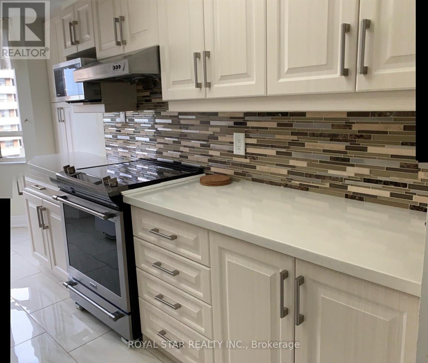 912 - 5 Lisa Street, Brampton, Ontario  L6T 4T4 - Photo 4 - W12500720