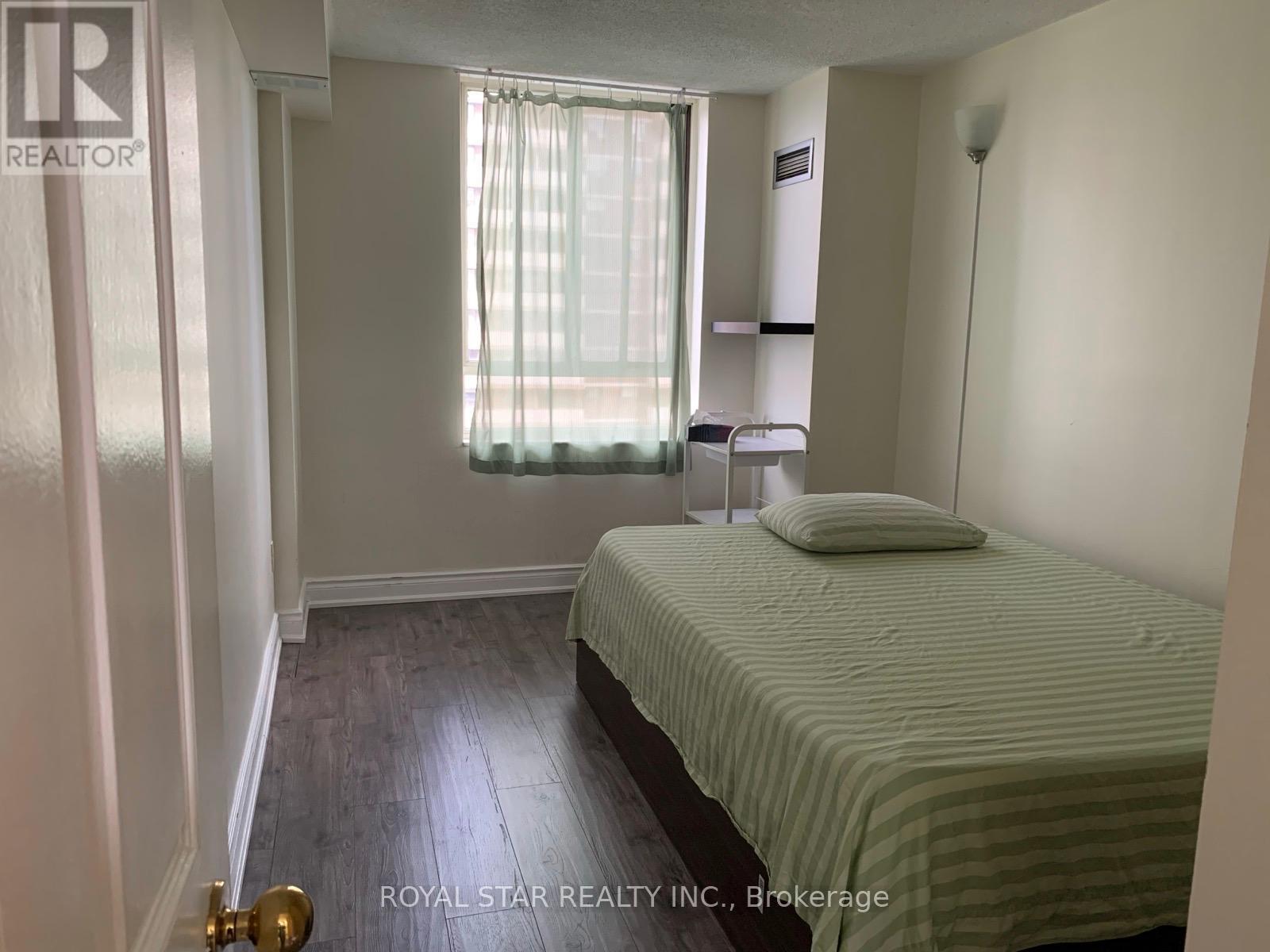 912 - 5 Lisa Street, Brampton, Ontario  L6T 4T4 - Photo 5 - W12500720