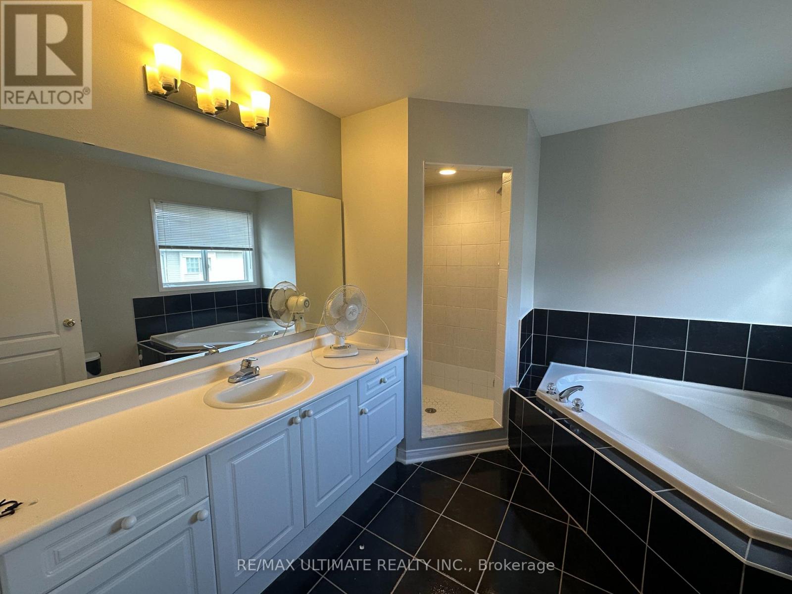 367 Van Kirk Drive, Brampton, Ontario  L7A 1T6 - Photo 19 - W12500748