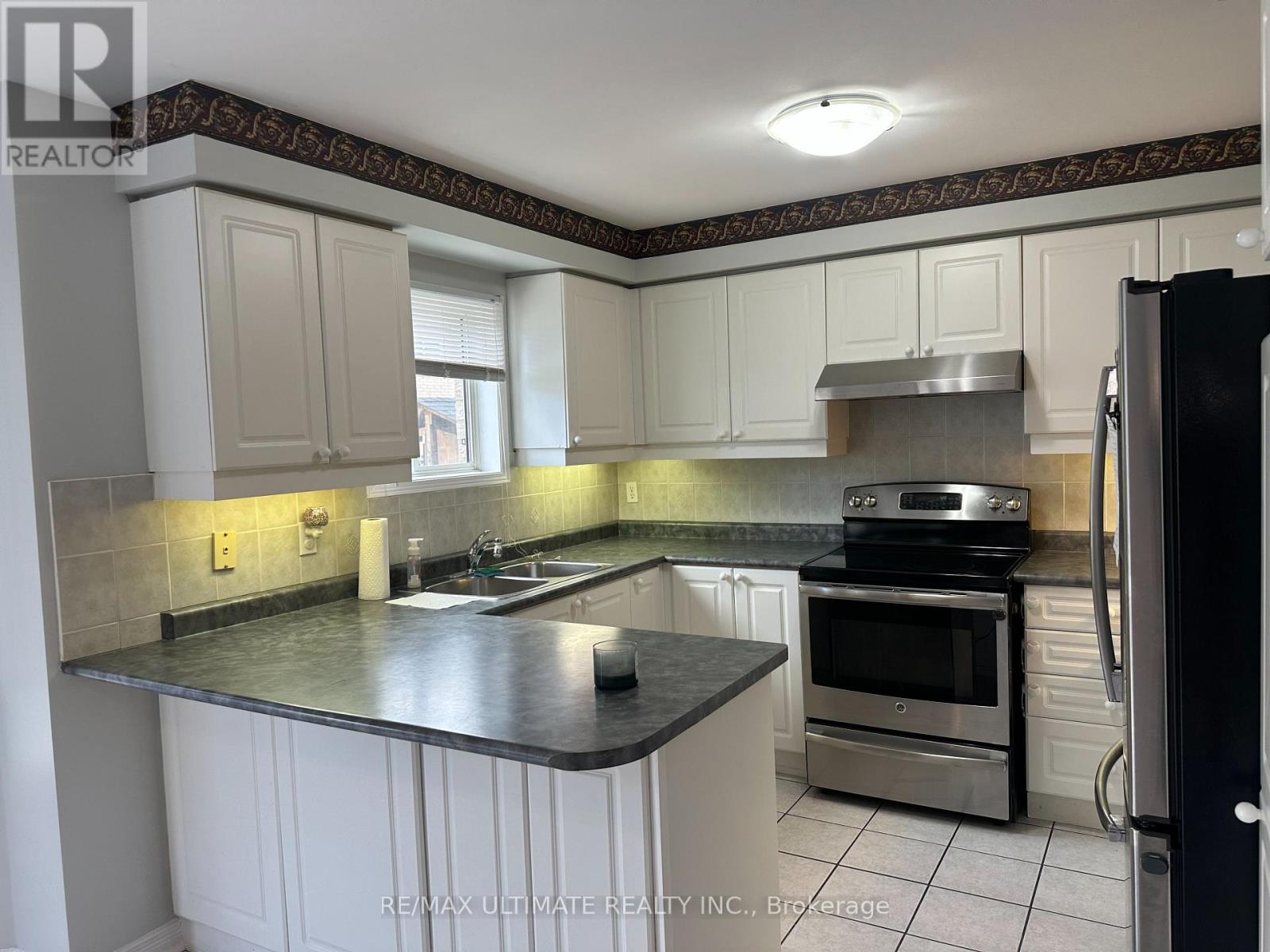 367 Van Kirk Drive, Brampton, Ontario  L7A 1T6 - Photo 5 - W12500748