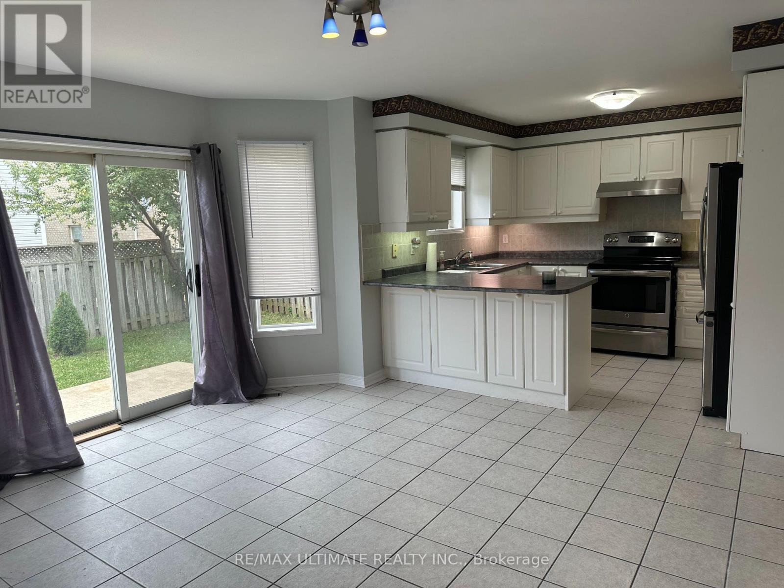 367 Van Kirk Drive, Brampton, Ontario  L7A 1T6 - Photo 7 - W12500748