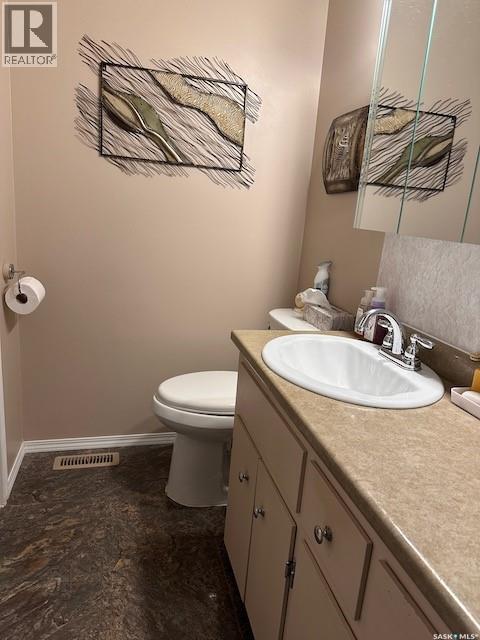 240 8th Avenue Nw, Swift Current, Saskatchewan  S9H 0Z8 - Photo 6 - SK022193