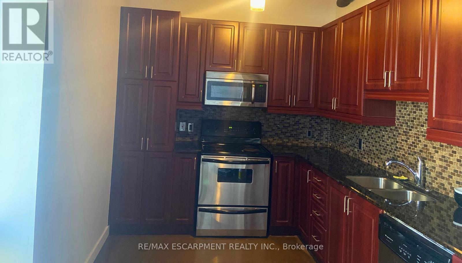 715 - 66 Bay Street S, Hamilton, Ontario  L8P 4Z6 - Photo 7 - X12500734