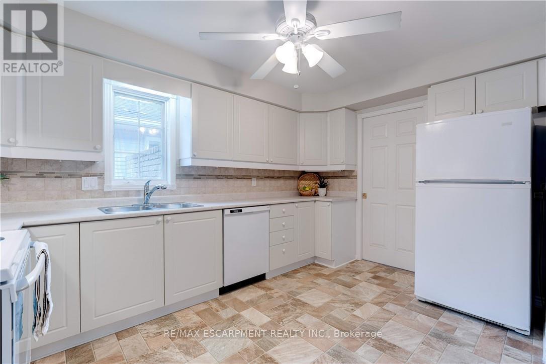 6 Village Drive, West Lincoln, Ontario  L0R 2A0 - Photo 11 - X12500762