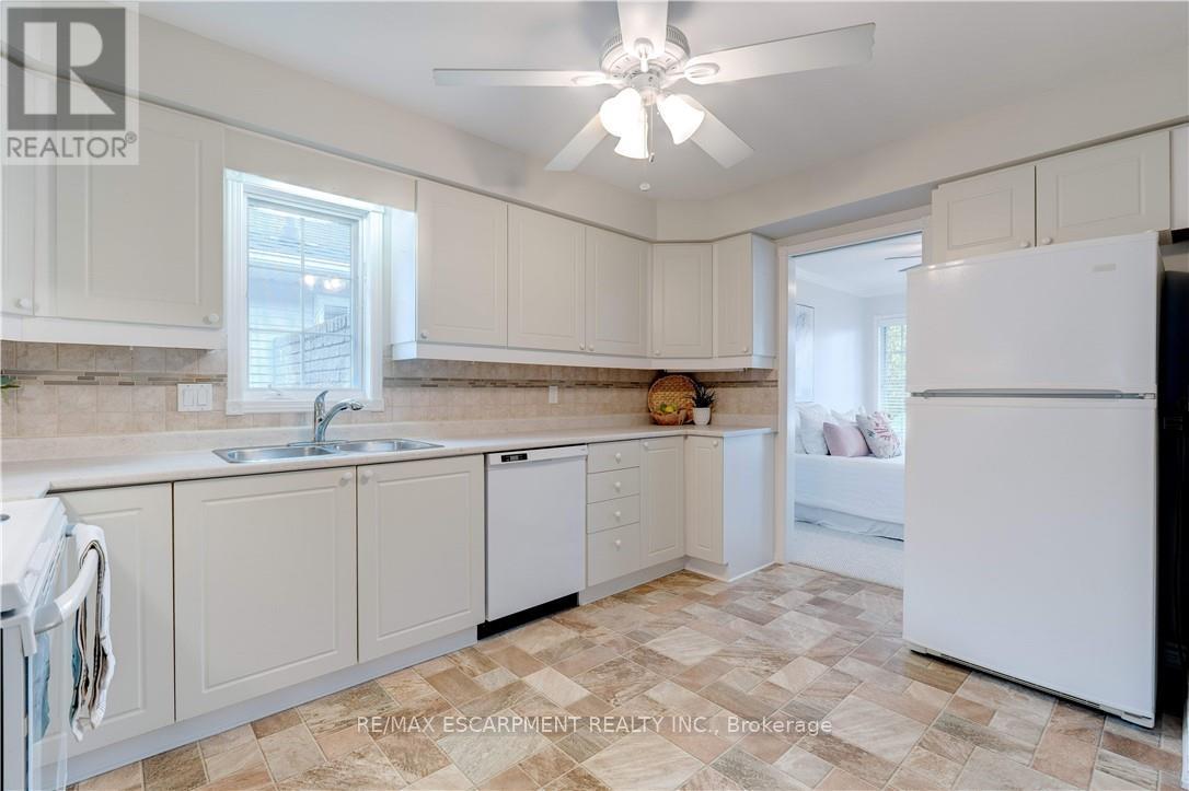 6 Village Drive, West Lincoln, Ontario  L0R 2A0 - Photo 12 - X12500762