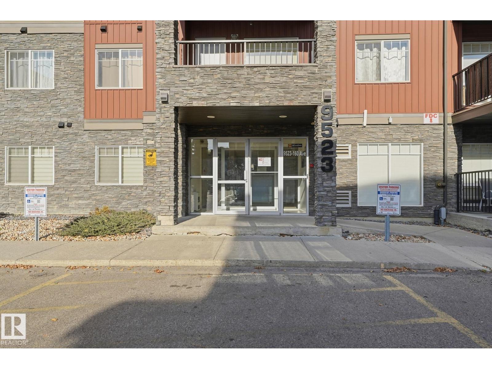 #311 9523 160 Av Nw, Edmonton, Alberta  T5Z 0M4 - Photo 2 - E4464451