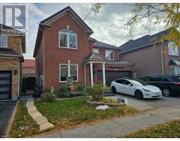 17 DRAGONFLY CRESCENT, Toronto, Ontario