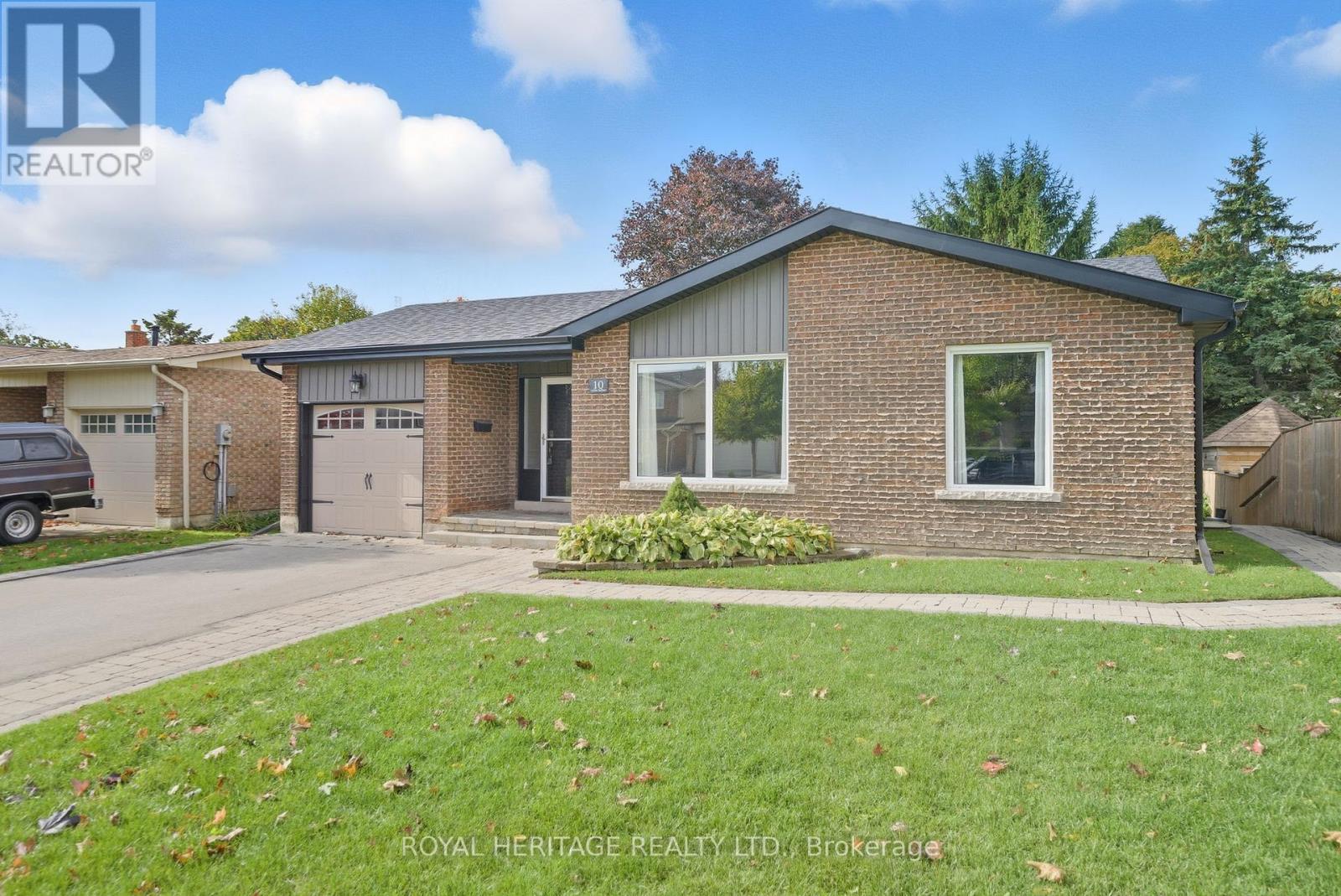 10 Carter Crescent, Whitby, Ontario  L1N 6C4 - Photo 2 - E12500768