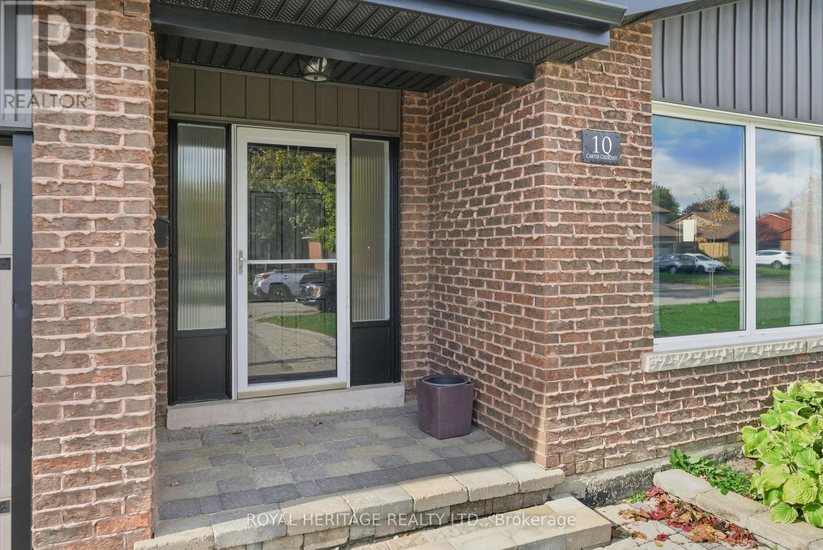 10 Carter Crescent, Whitby, Ontario  L1N 6C4 - Photo 5 - E12500768