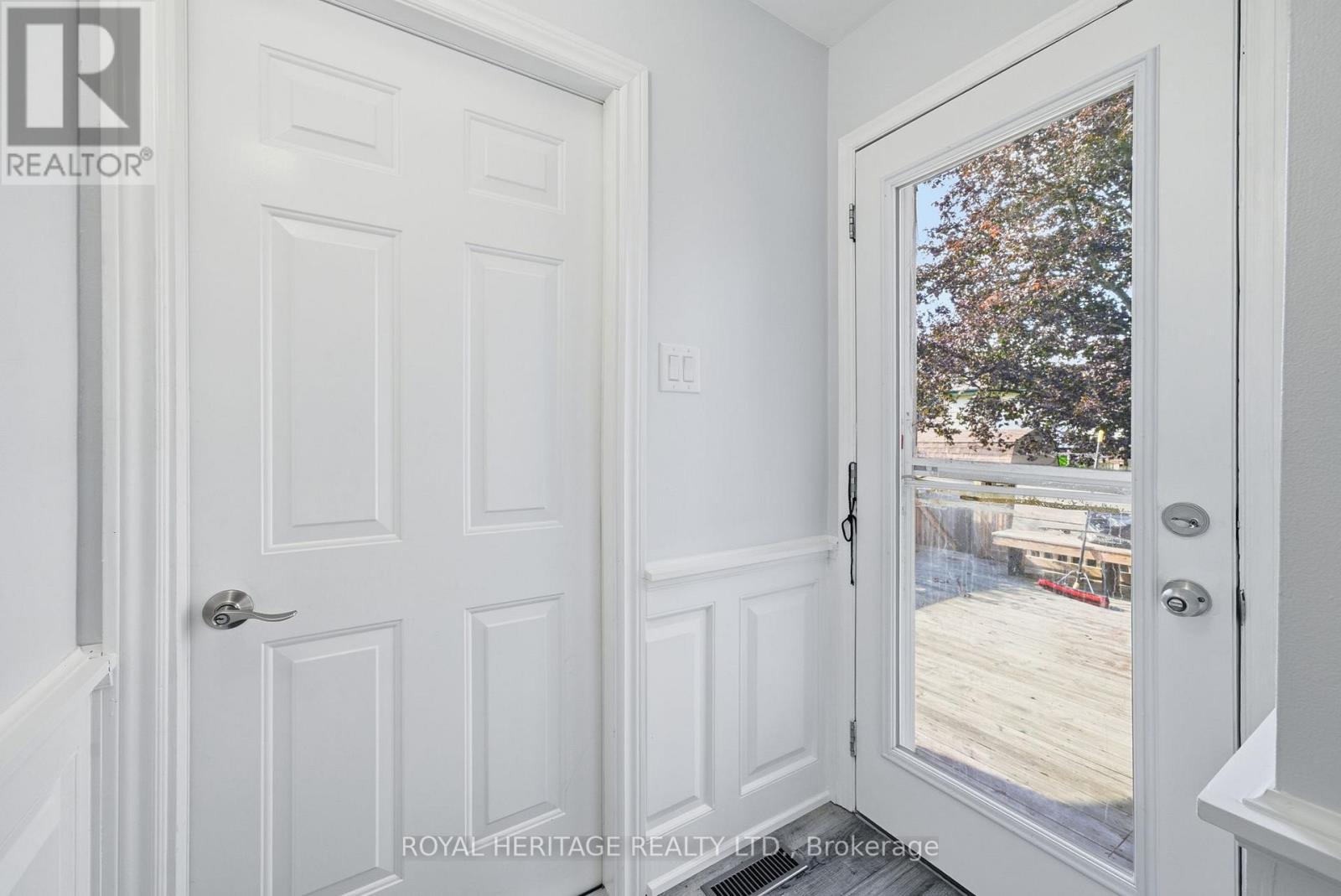 10 Carter Crescent, Whitby, Ontario  L1N 6C4 - Photo 7 - E12500768