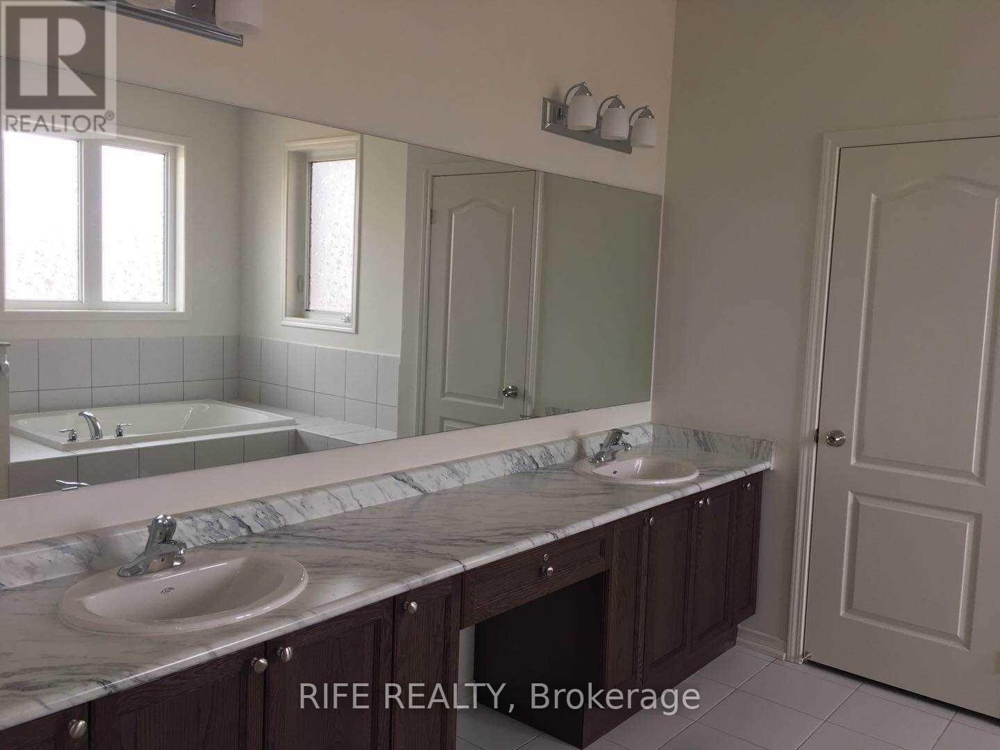 2585 Craftsman Drive, Oshawa, Ontario  L1L 0M3 - Photo 6 - E12500776