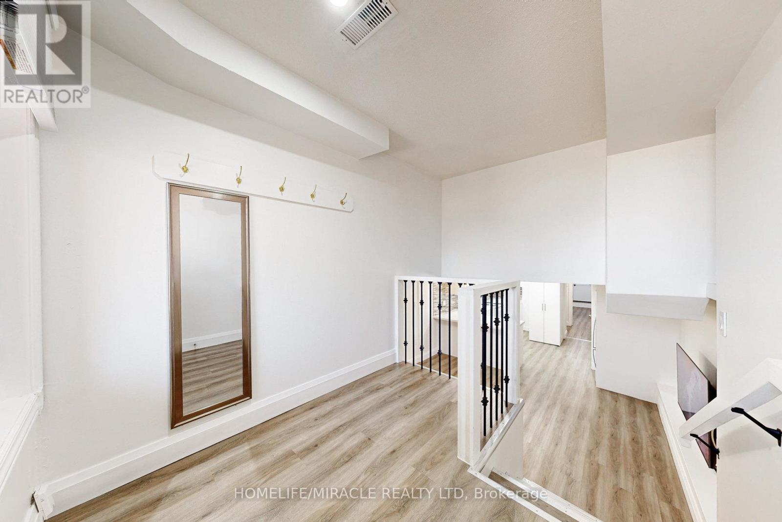 Basemnt - 590 Jones Avenue, Toronto, Ontario  M4J 3H3 - Photo 2 - E12500788