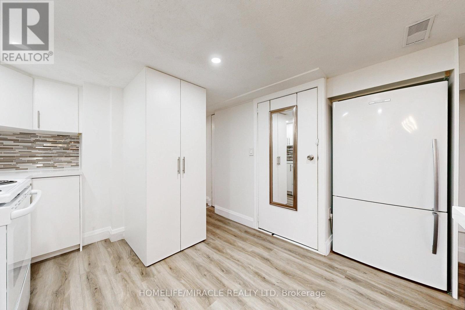 Basemnt - 590 Jones Avenue, Toronto, Ontario  M4J 3H3 - Photo 5 - E12500788