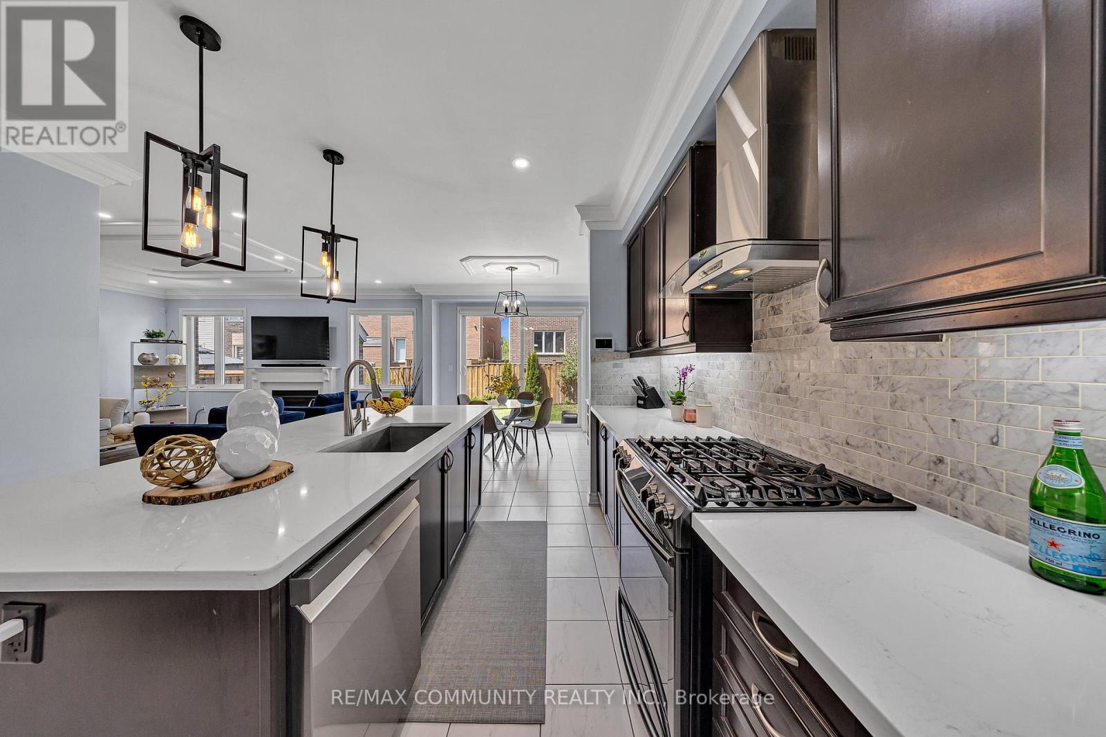 1055 Foxtail Crescent, Pickering, Ontario  L1X 0E7 - Photo 21 - E12500794