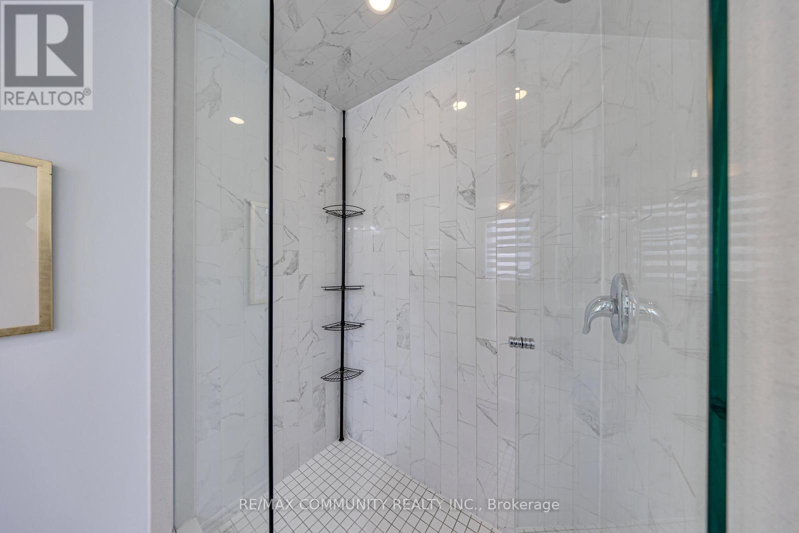 1055 Foxtail Crescent, Pickering, Ontario  L1X 0E7 - Photo 39 - E12500794