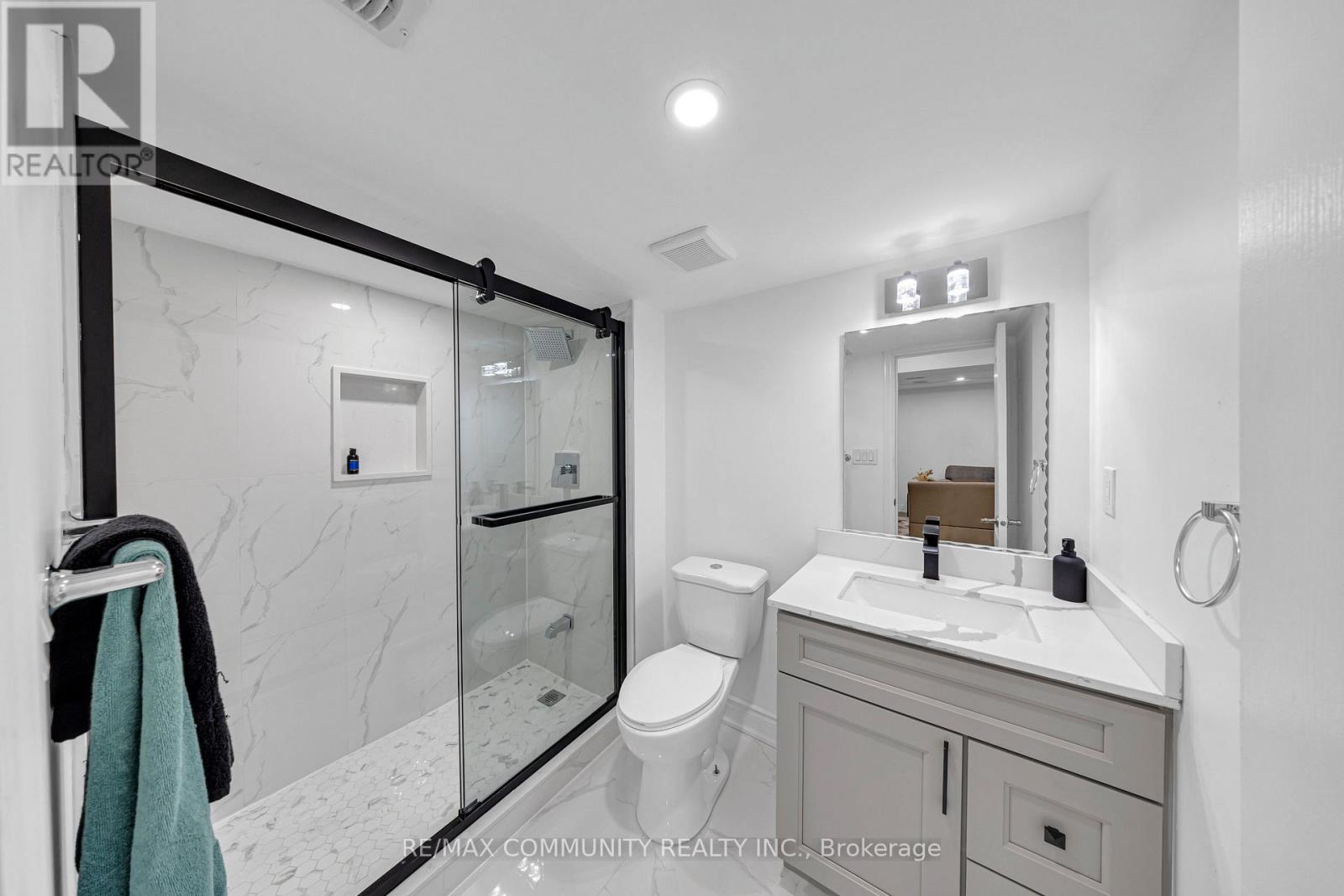 1055 Foxtail Crescent, Pickering, Ontario  L1X 0E7 - Photo 50 - E12500794