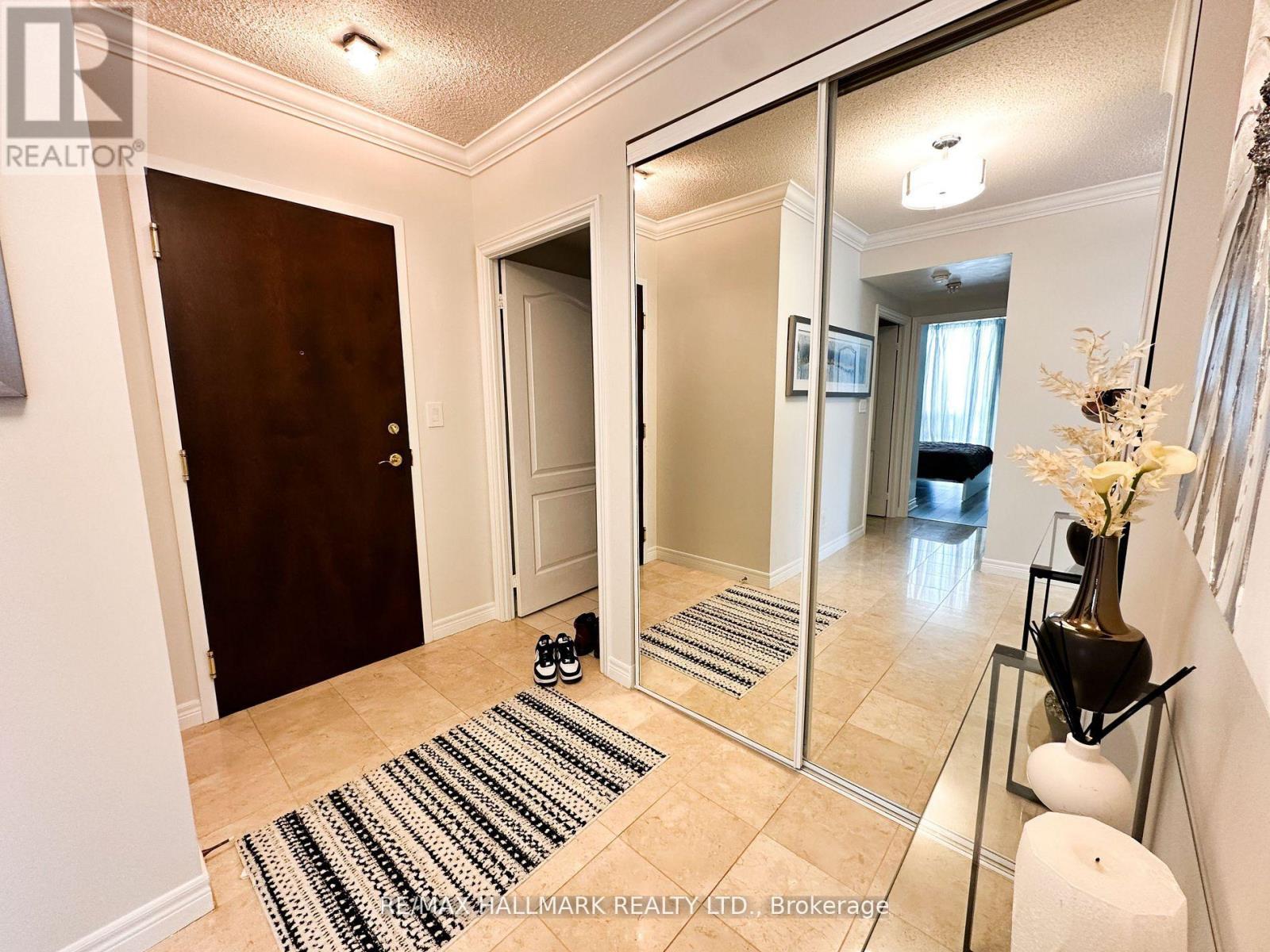 1401 - 100 Promenade Circle, Vaughan, Ontario  L4J 7W7 - Photo 2 - N12500800