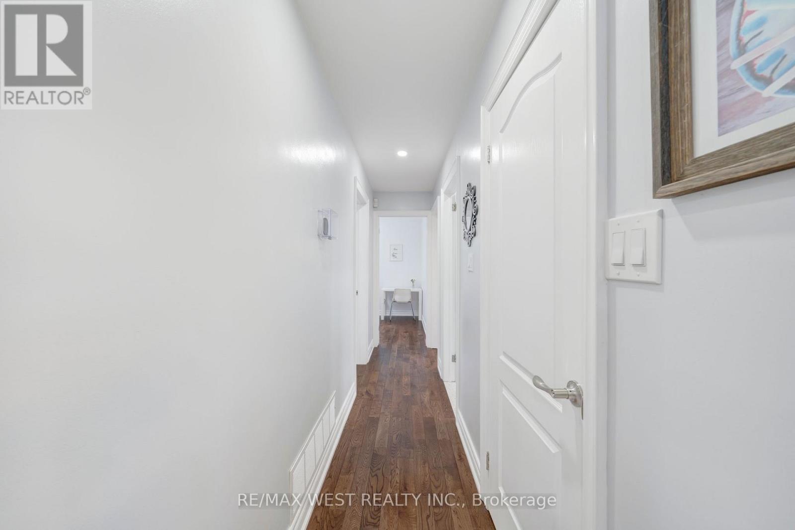 67 South Kingsway, Toronto, Ontario  M6S 3T4 - Photo 14 - W12500770