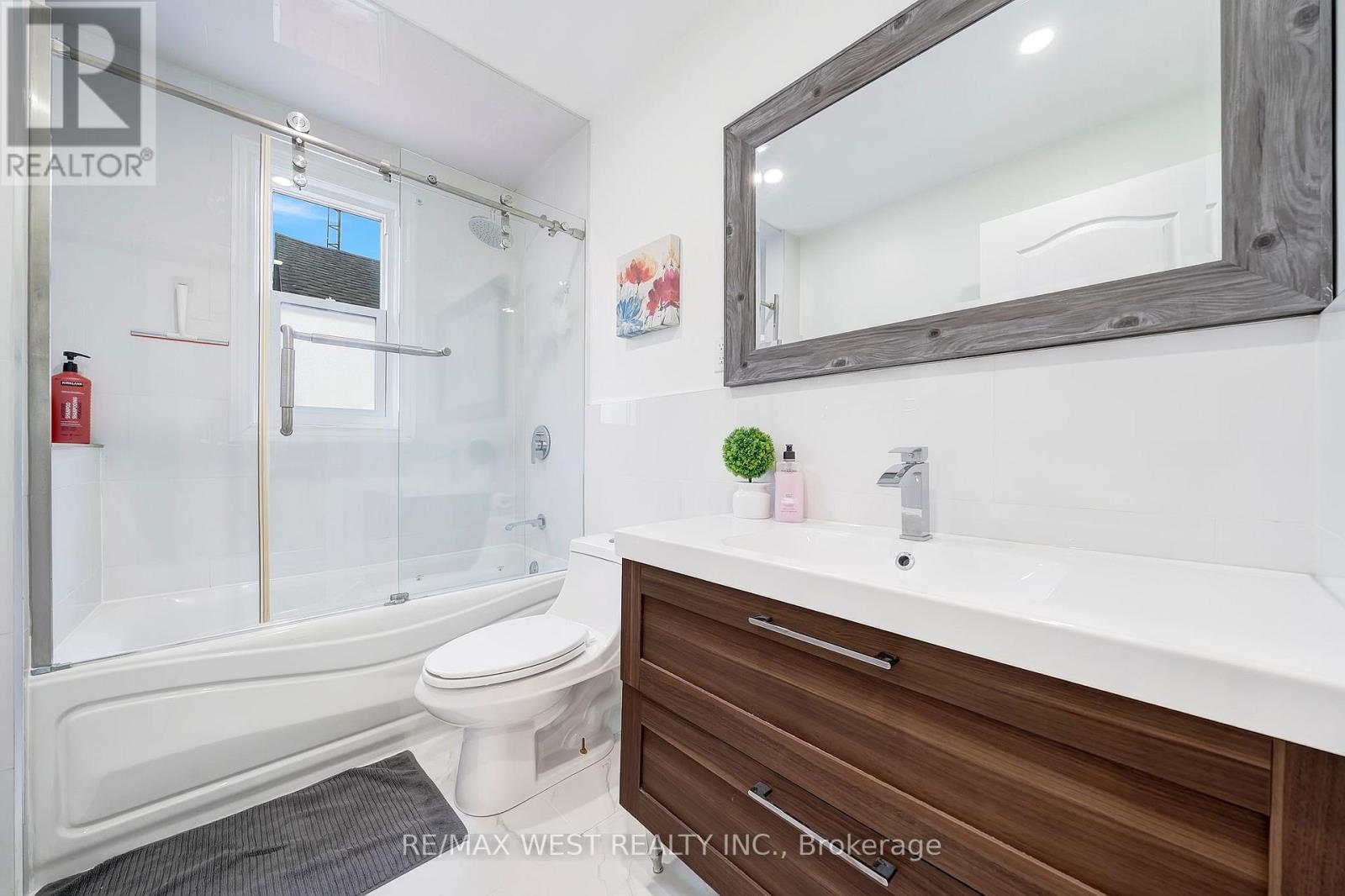 67 South Kingsway, Toronto, Ontario  M6S 3T4 - Photo 19 - W12500770