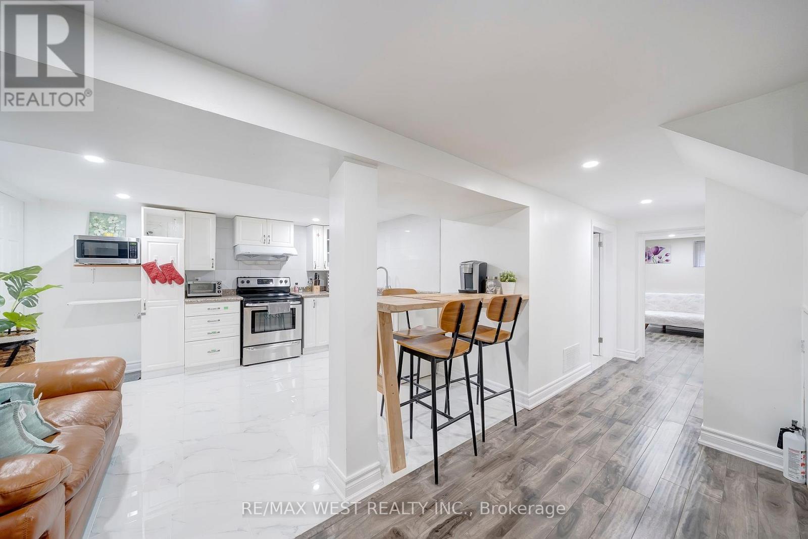 67 South Kingsway, Toronto, Ontario  M6S 3T4 - Photo 21 - W12500770