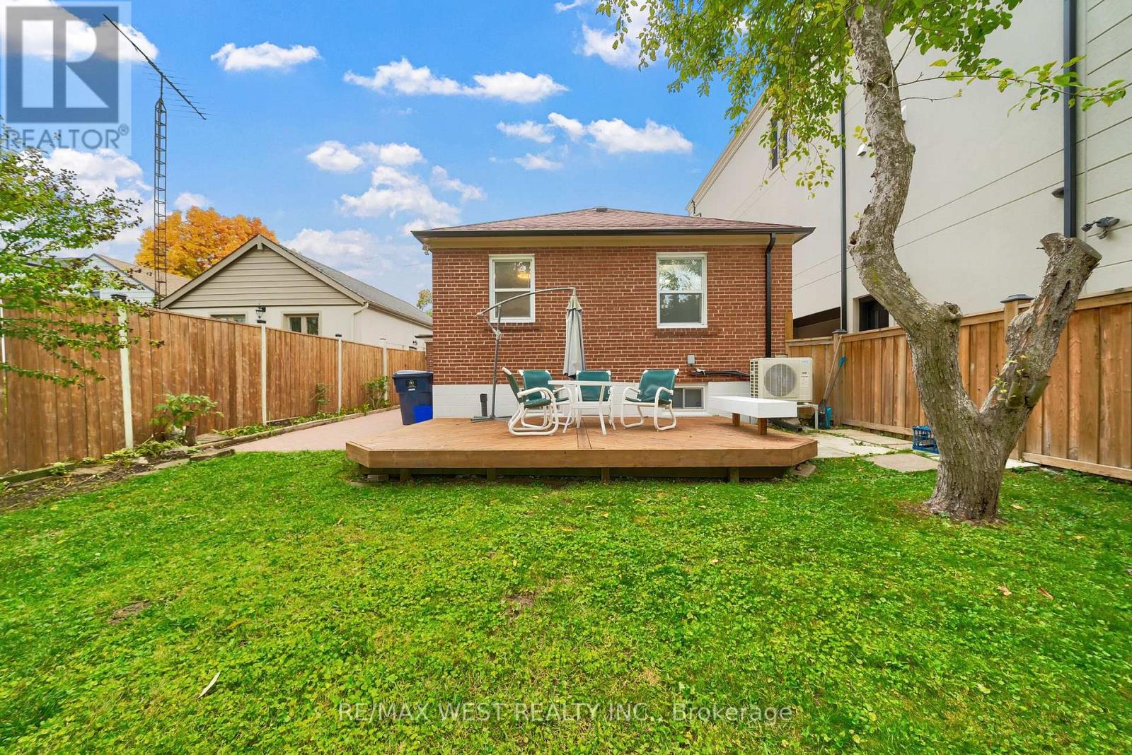 67 South Kingsway, Toronto, Ontario  M6S 3T4 - Photo 32 - W12500770