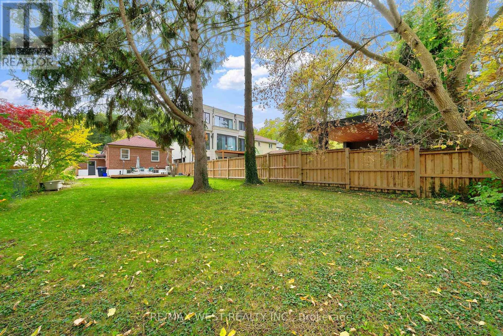 67 South Kingsway, Toronto, Ontario  M6S 3T4 - Photo 33 - W12500770