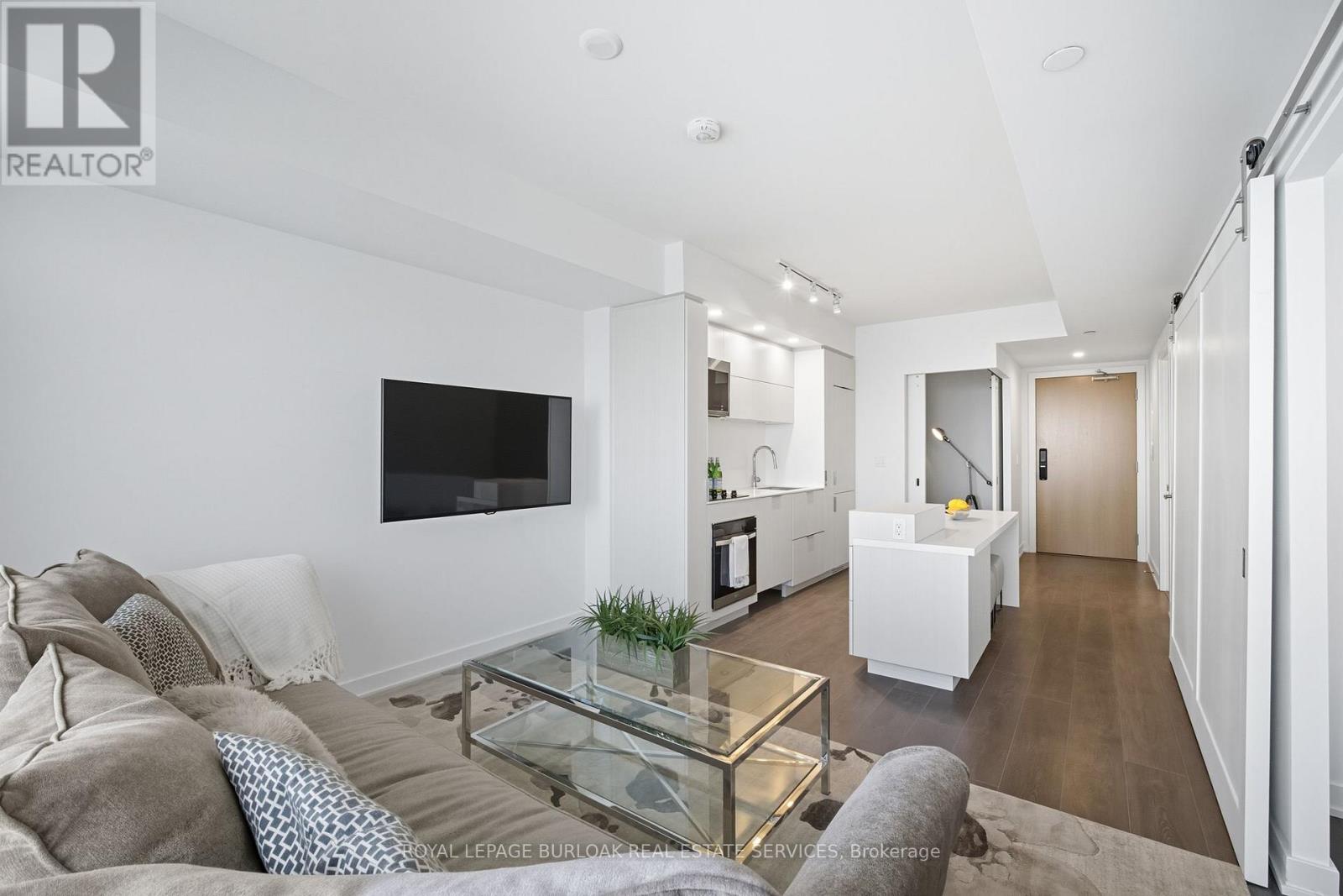 1805 - 370 Martha Street, Burlington, Ontario  L7R 0G9 - Photo 8 - W12500774