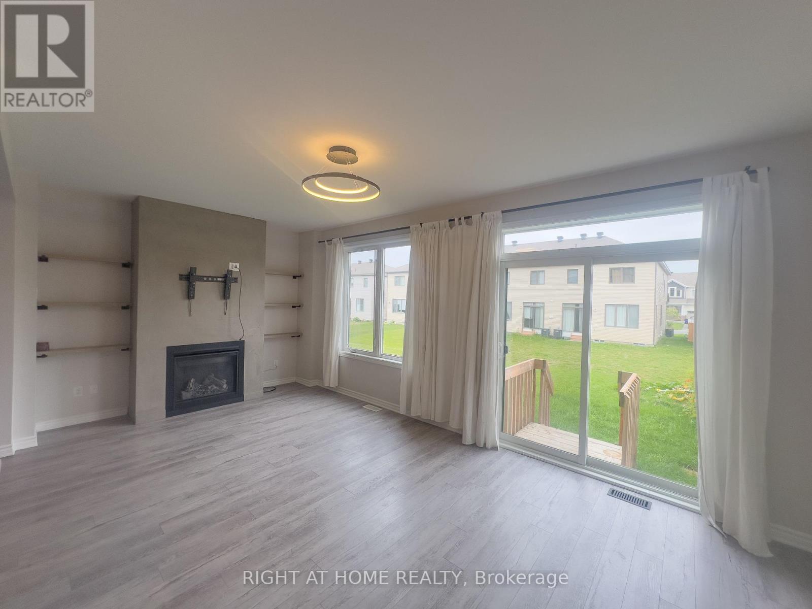 693 Rouncey Road, Ottawa, Ontario  K2V 0P9 - Photo 3 - X12500842