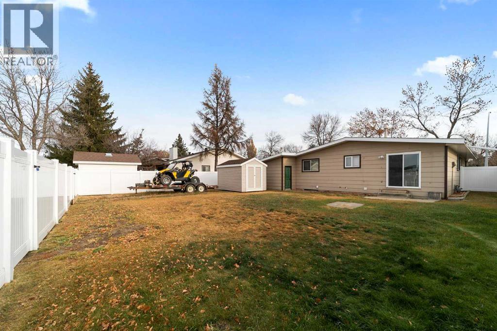 5006 65 A Street, Camrose, Alberta  T4V 3G1 - Photo 5 - A2268288