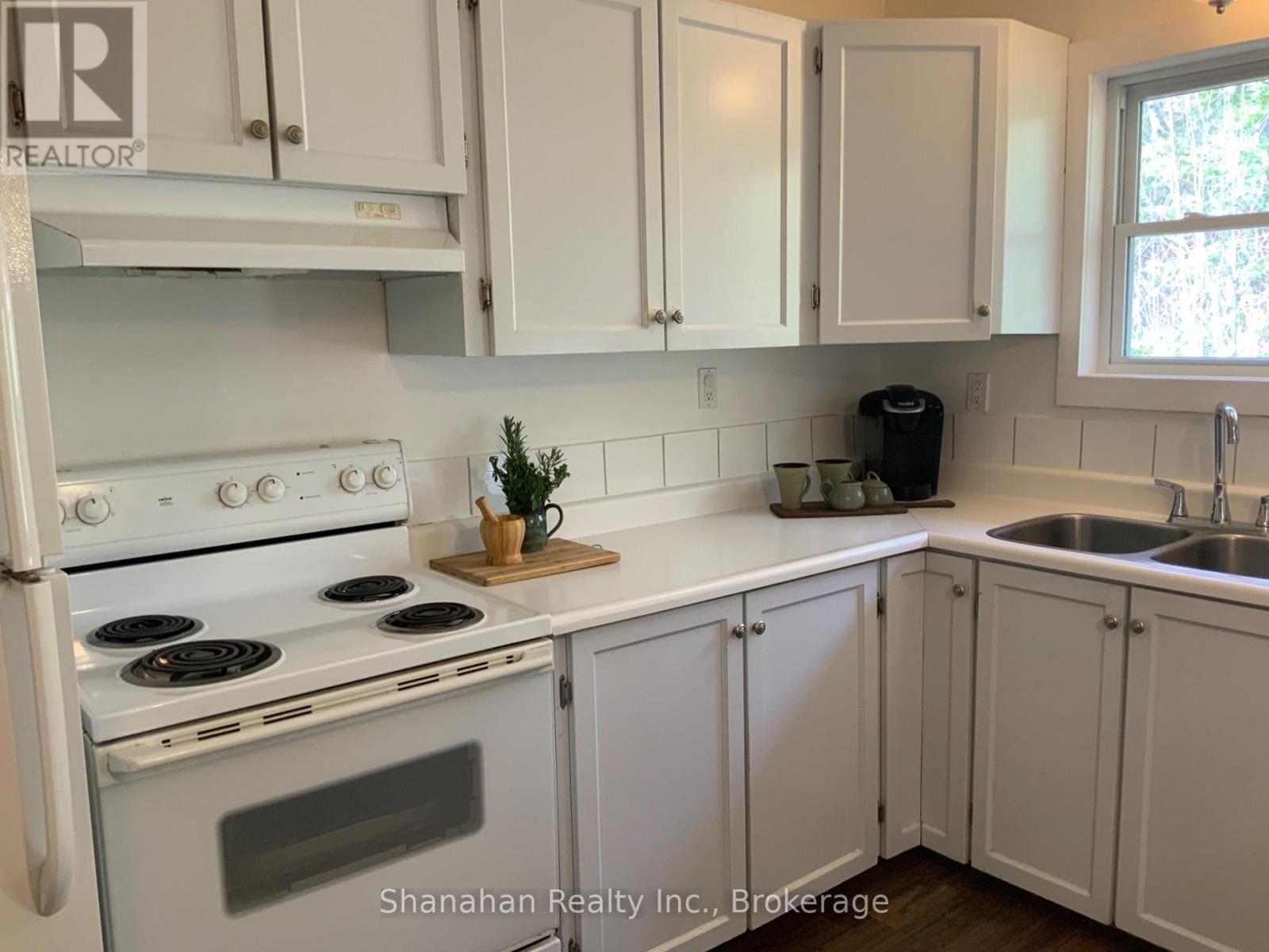 20 Cape Hurd Road E, Northern Bruce Peninsula, Ontario  N0H 2R0 - Photo 12 - X12500826