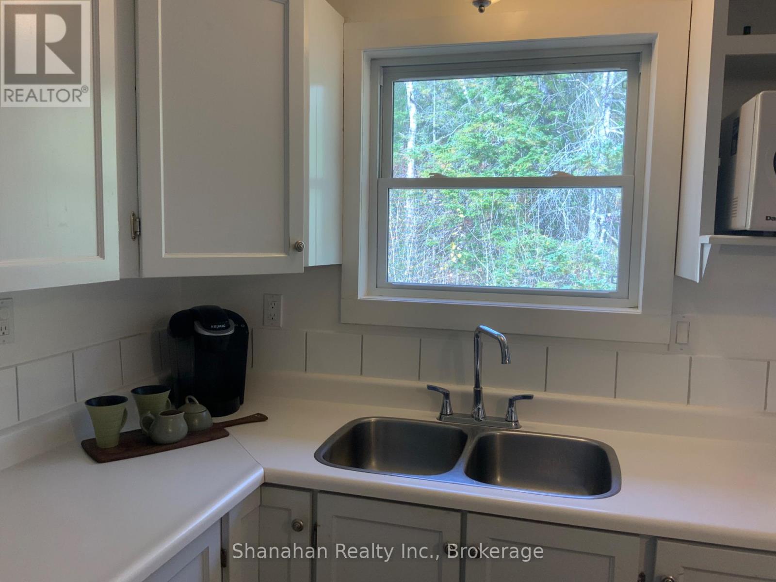 20 Cape Hurd Road E, Northern Bruce Peninsula, Ontario  N0H 2R0 - Photo 14 - X12500826